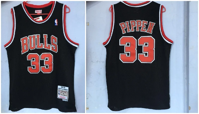 Basketball Jersey For Fundraiser Apparel-Bulls 33 Scottie Pippen Black 1997-98 Hardwood Classics Basketball Jersey